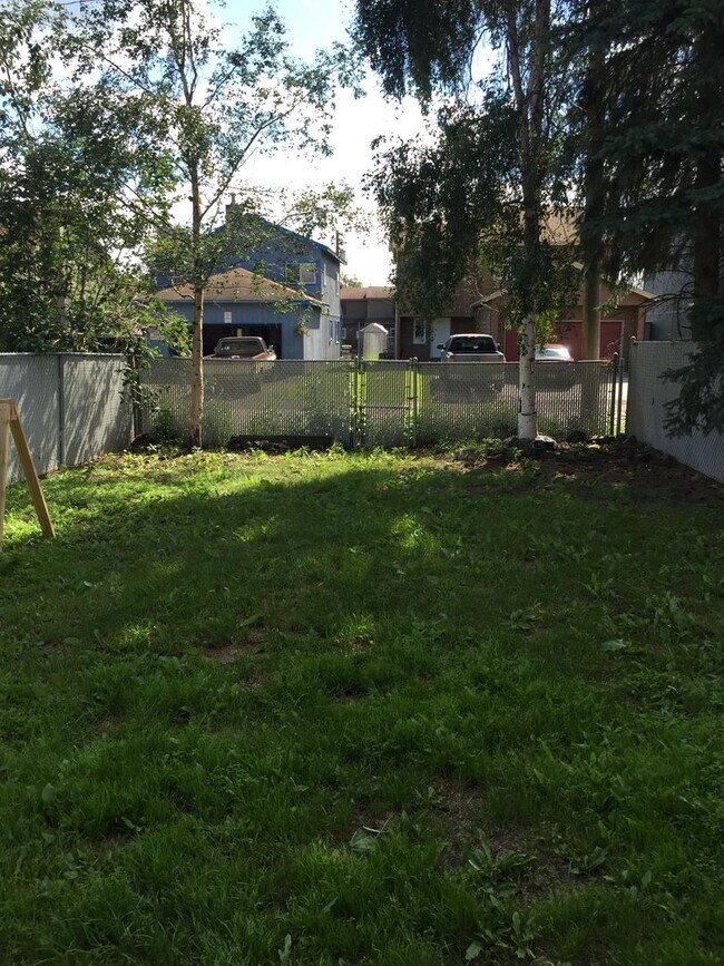 Foto del edificio - 2 Bedroom Condo, Pet's OK, Heat Included