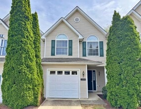 Building Photo - 2411 Avonlea Ln