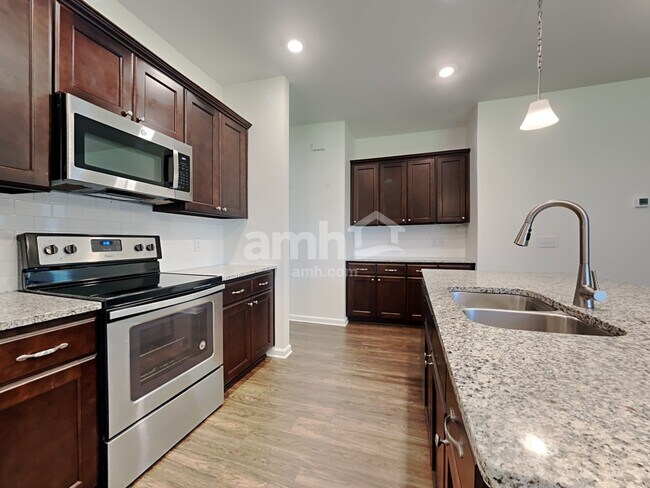 Building Photo - 309 Dogwood Cir