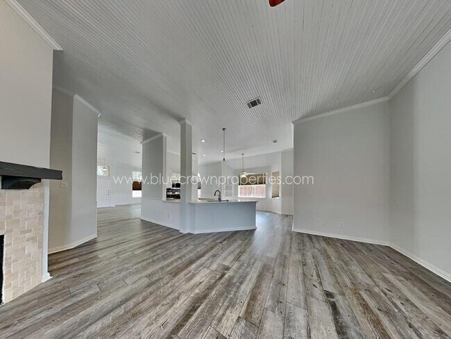 Foto del edificio - 7513 Silverthorn Dr