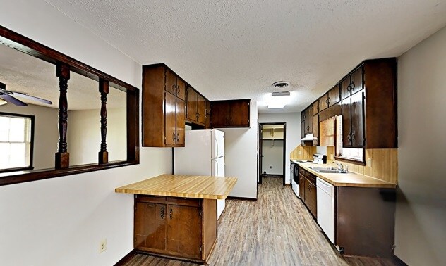 Building Photo - 4477 Sardis Dr