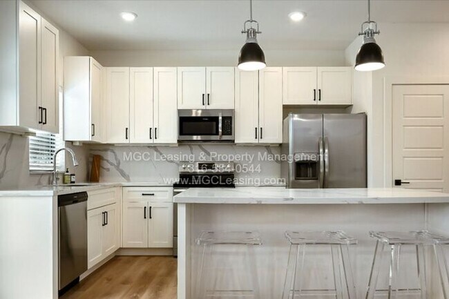 Building Photo - Elevate Everyday Living at Ayden Place Tow...