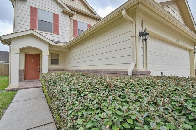Building Photo - 7338 Liberty Hall Dr