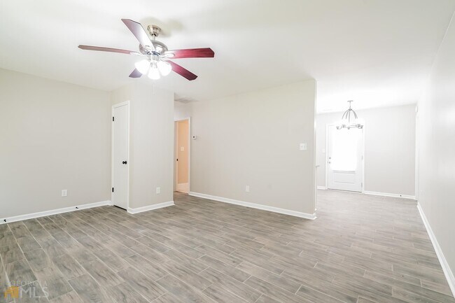 Building Photo - 1647 Enchanted Forest Dr