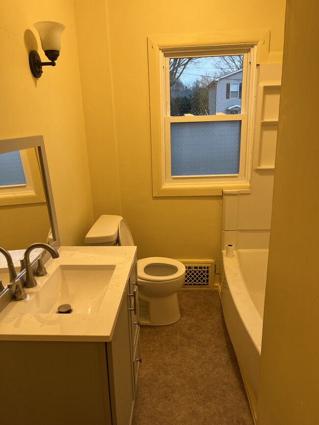 bathroom - 169 Harold St