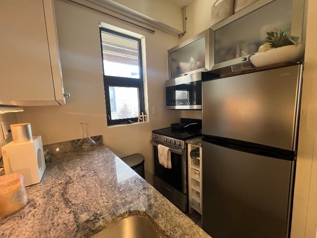 Building Photo - 12 Stoneholm St