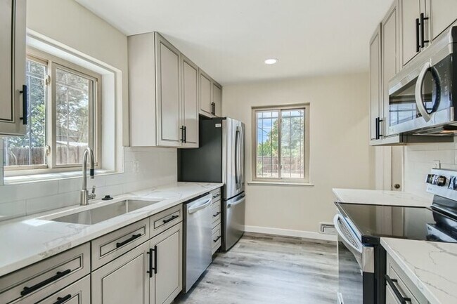 Foto del edificio - 3261 Ivy Street, Denver, CO, 80207
