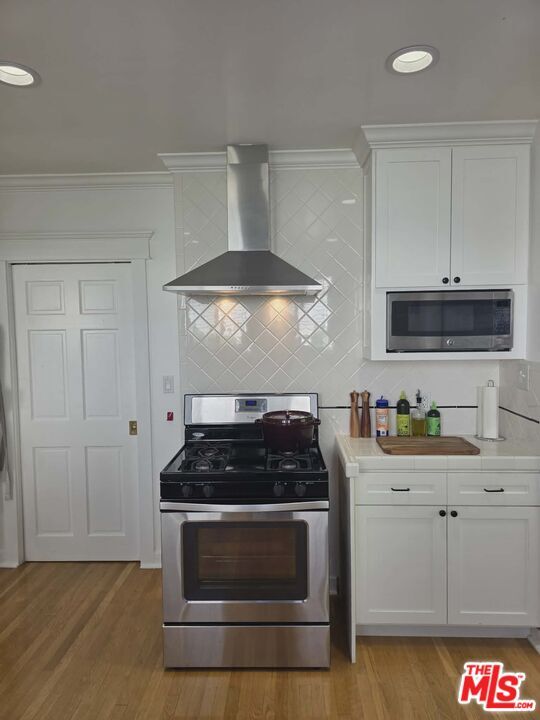 Foto del edificio - 2122 Hillhurst Ave