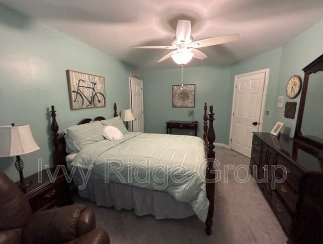 Building Photo - 16020 Virginia Lee Ct