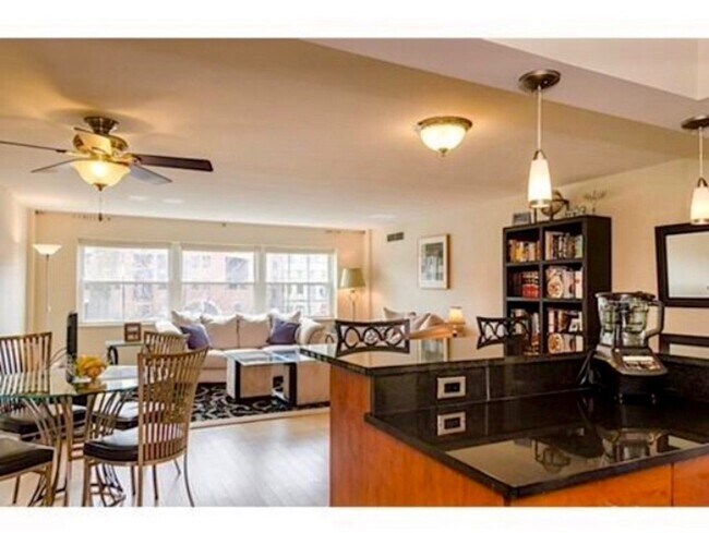 Foto del edificio - 1600 Beacon St