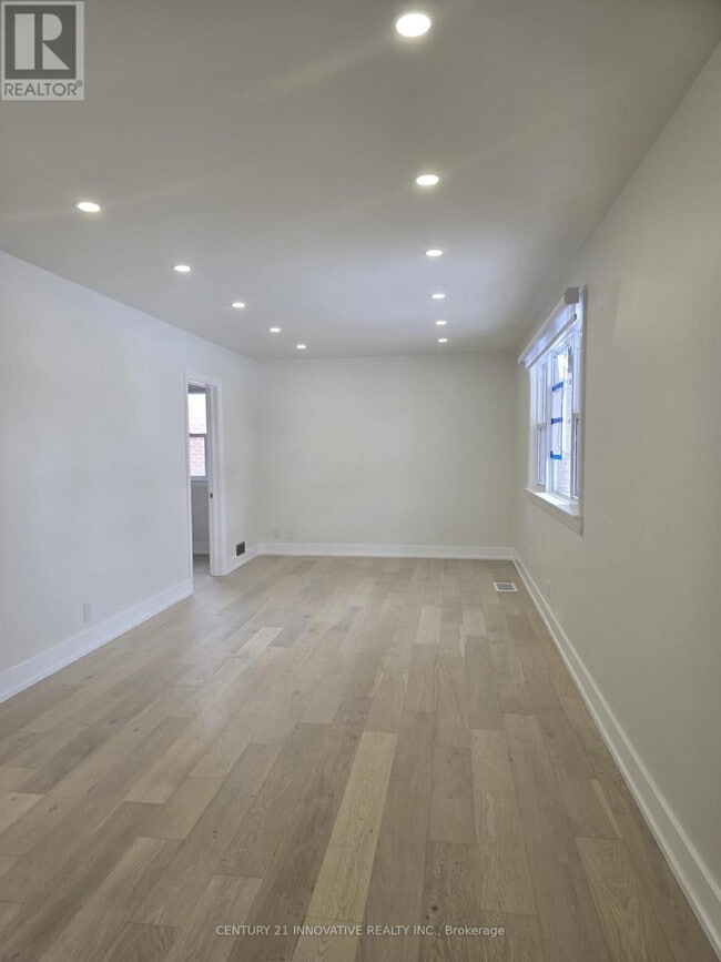 Building Photo - 82 Admiral Rd