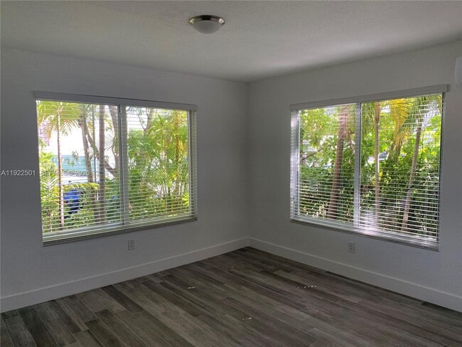 Foto del edificio - 712 SW 56th Ave