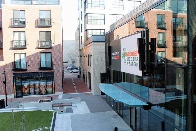 Building Photo - Studio Park Towers and Lofts
