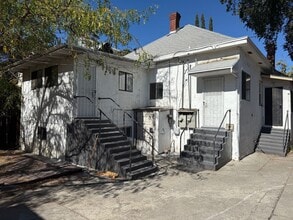 Building Photo - 1123 N Commerce St