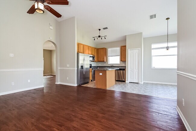 Building Photo - 9252 Zincoe Ln