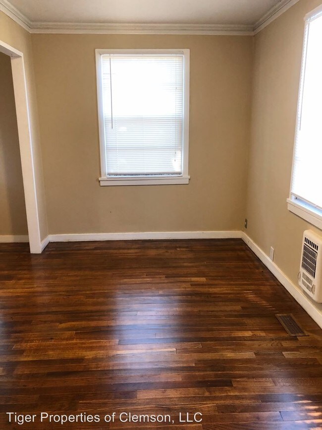Foto del edificio - 3 br, 1 bath House - 700 Greenville St