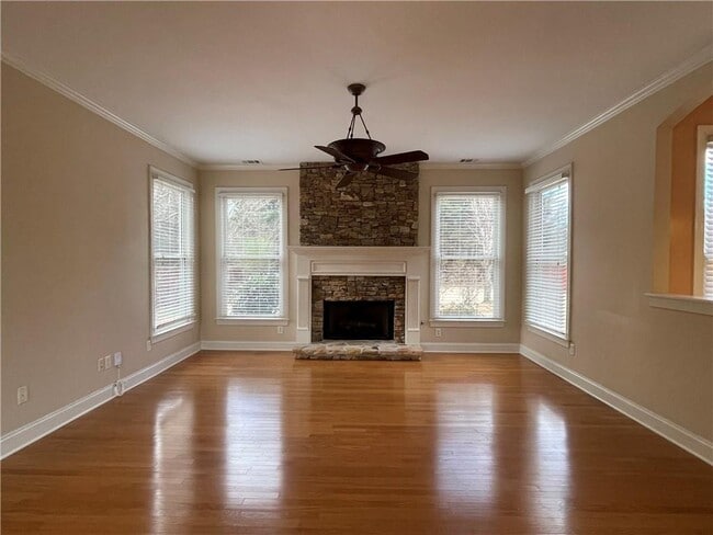 Foto del edificio - 245 Gladeside Path