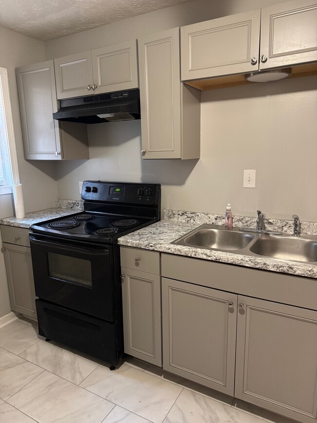 Cocina - 6486 Raymond Dr