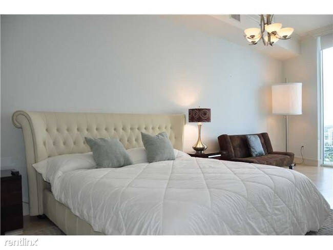 Foto del edificio - 18201 Collins Ave