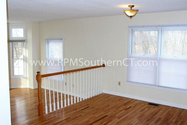 Building Photo - 926 Quinnipiac Ave