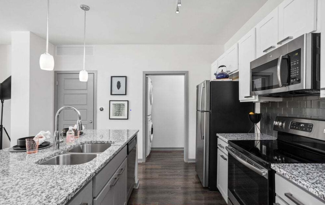 Primary Photo - Crossroads Westside