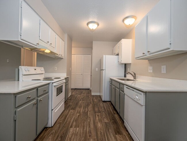 Interior Photo - Willow Park