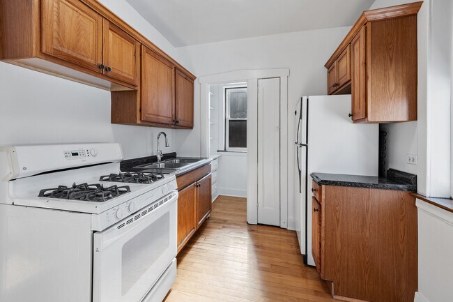 Foto del edificio - 1919 W Estes Ave