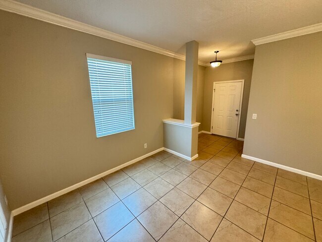 Building Photo - Beautiful 4 bedroom home with Water View!!