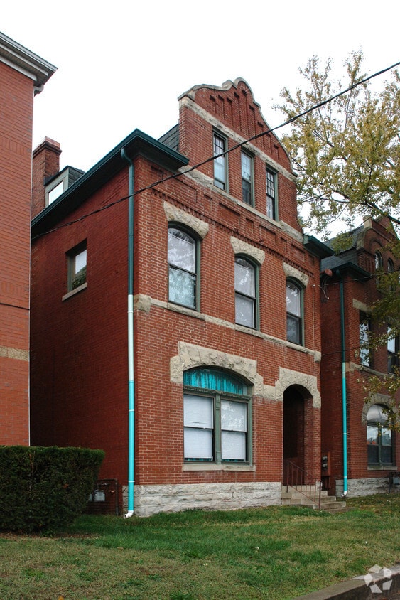 Building Photo - 904 S 6th St