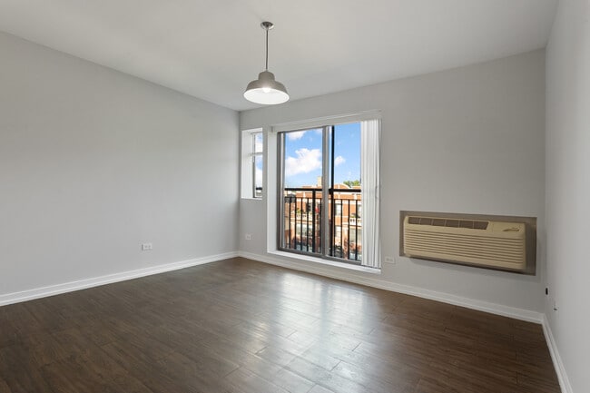 Foto del edificio - 5411 N Winthrop Ave