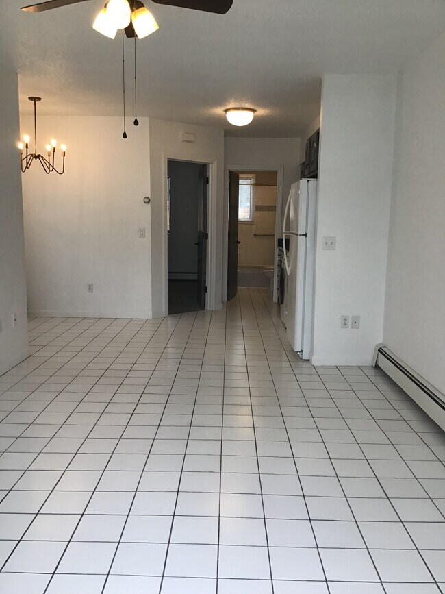 Building Photo - 35 Husson Ave