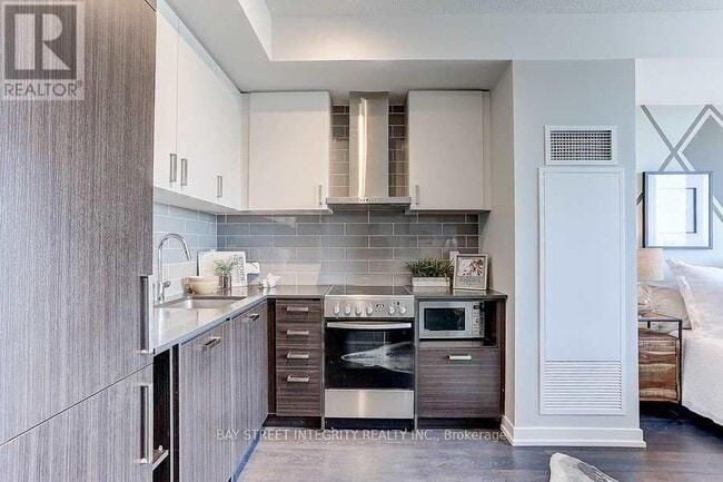 Building Photo - 125 Redpath Ave