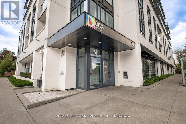Photo du bâtiment - 741 Sheppard Ave W