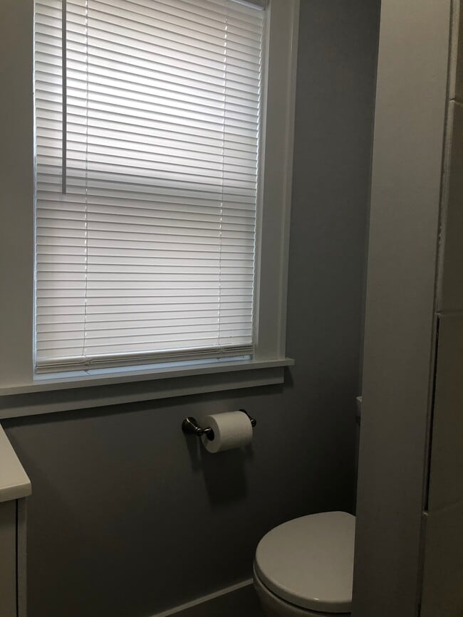 Bathroom - 24 Corinne St SW