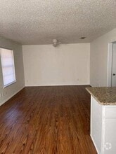 Building Photo - 3216 Matthews Dr