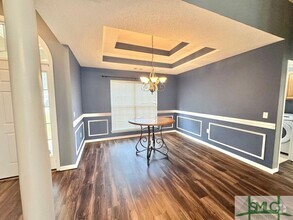 Building Photo - 412 Shady Oak Cir
