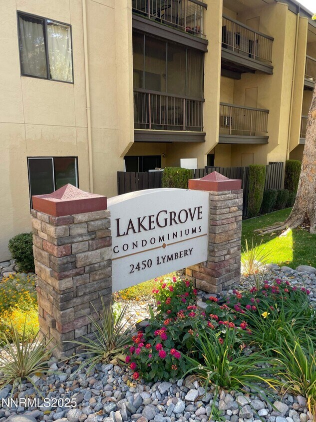 Foto principal - 2450 Lymbery St