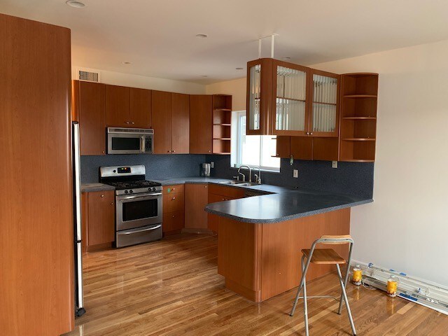 Primary Photo - House for Rent in Seagate
