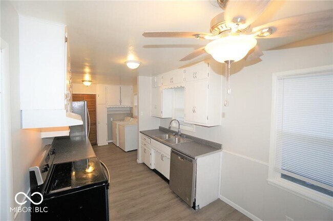 Foto del edificio - 3341 Linden St