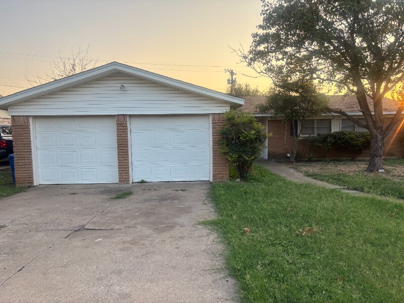 Primary Photo - 513 Carlyle Dr