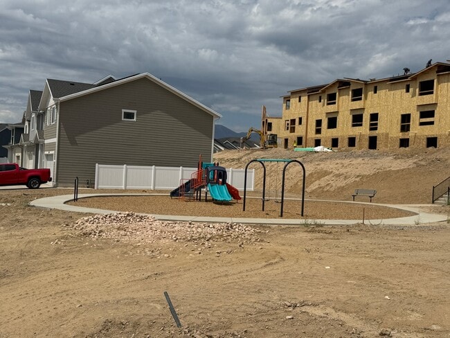 Building Photo - 1579 W Viola Ln