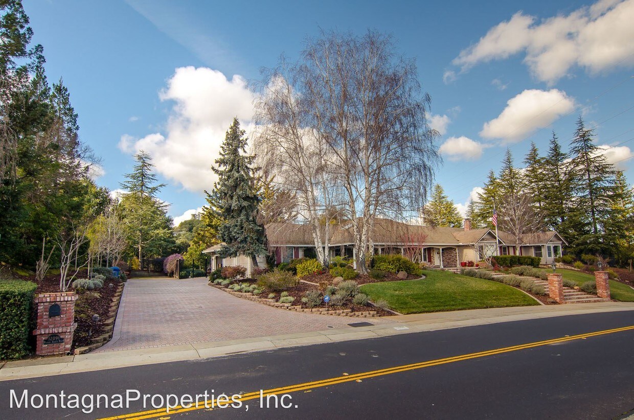 Foto principal - 12091 Parker Ranch Rd