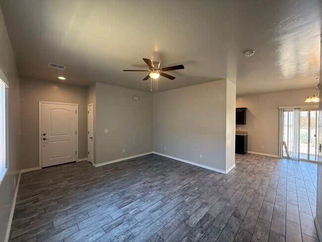 Foto del edificio - 3 Bedroom 2 Bathroom Home