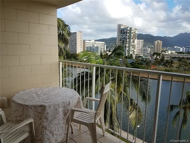 Building Photo - 2211 Ala Wai Blvd