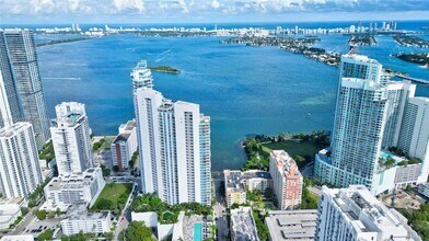 Building Photo - 2020 N Bayshore Dr