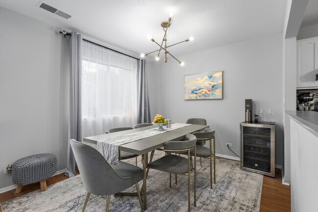 Foto del edificio - 620 Berkley Ct