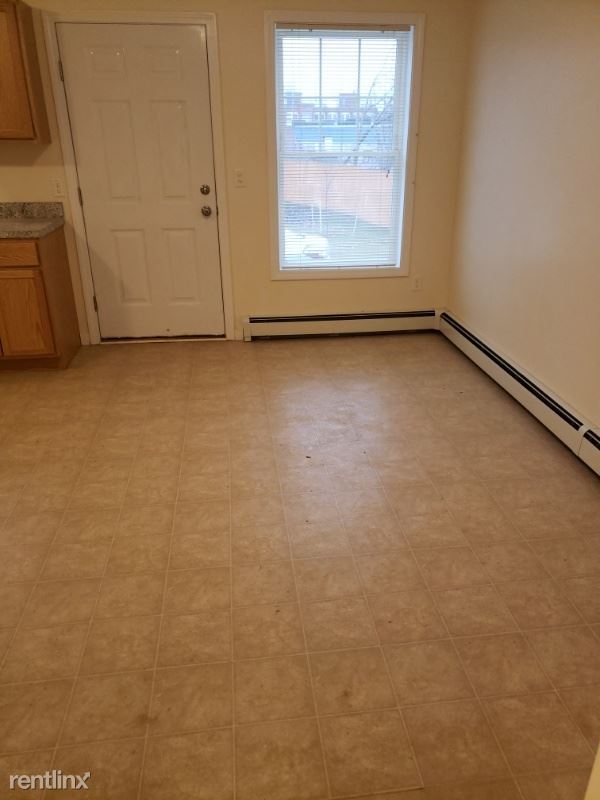 Foto del edificio - 3 br, 1.5 bath Townhome - 2684 Main St