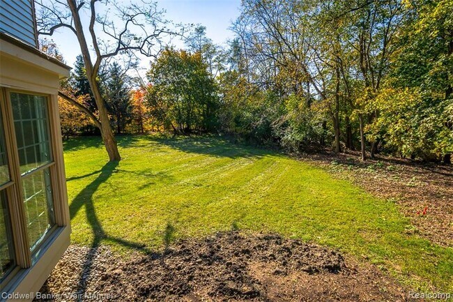 Foto del edificio - 7322 Sandy Creek Ln