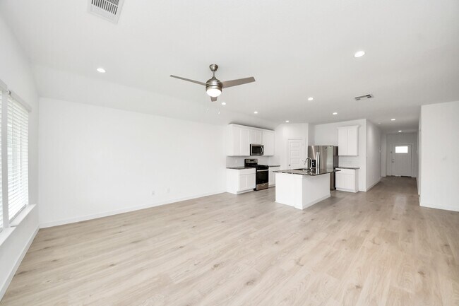 Building Photo - 1618 Westway Dr