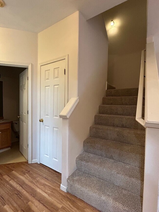 Foto del edificio - Three Bedroom Duplex